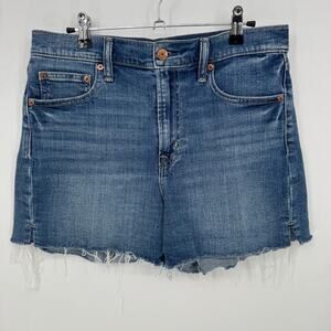 GAP High Rise 4 inch Short Women's Size 8 Denim Cut Off Frayed Hem